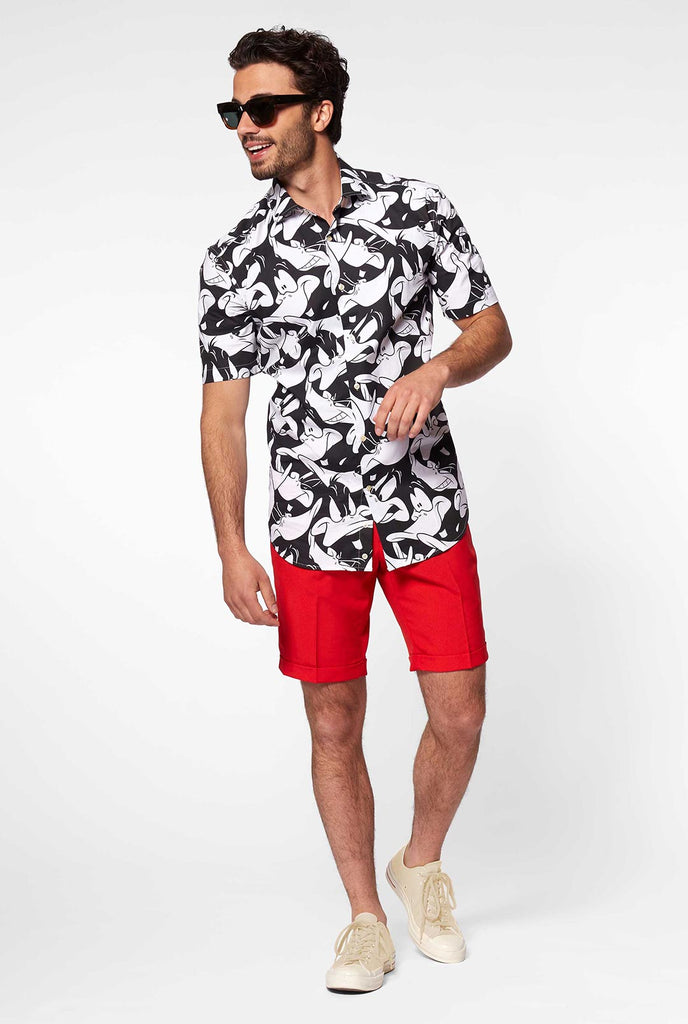 Man wearing summer shirt with Daffy Duck Looney Tunes print
