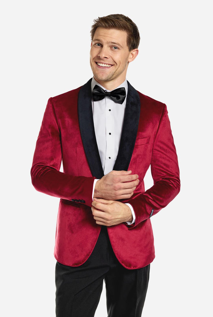 Man wearing burgundy red dinner jacket blazer