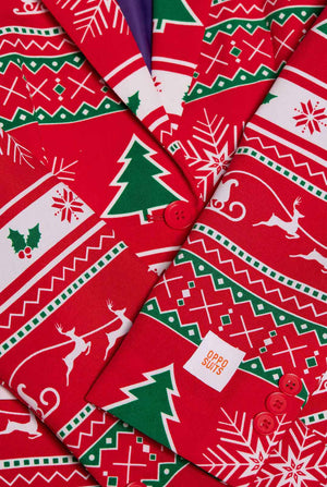 Woman wearing Christmasblazer with winter print